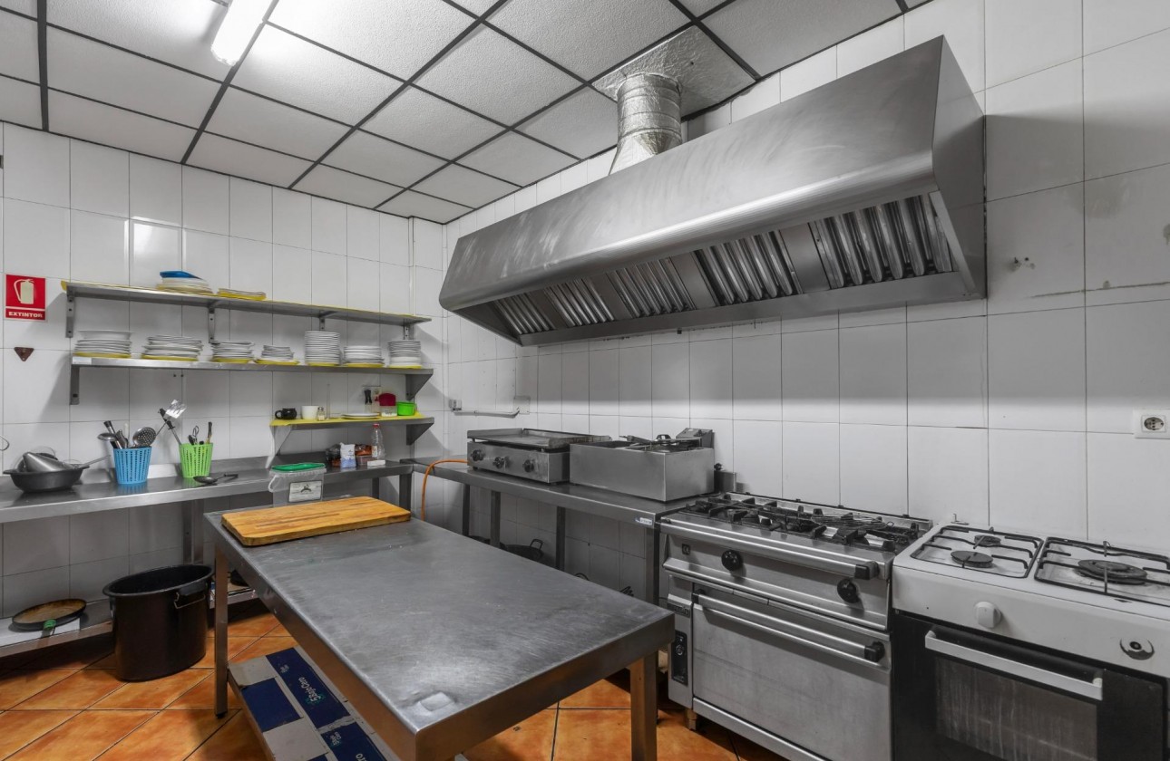 Revente - Commercial - Torrevieja - Estacion de autobuses