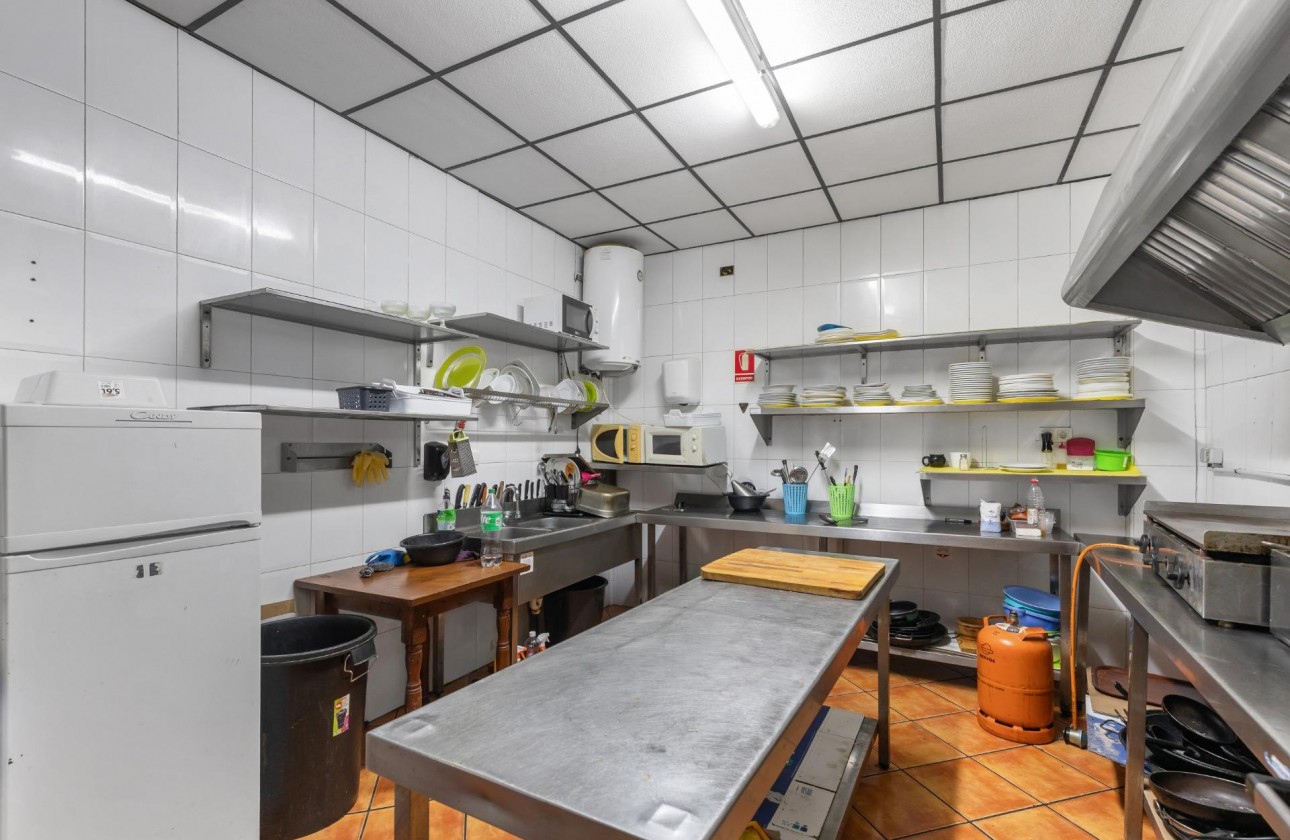 Revente - Commercial - Torrevieja - Estacion de autobuses