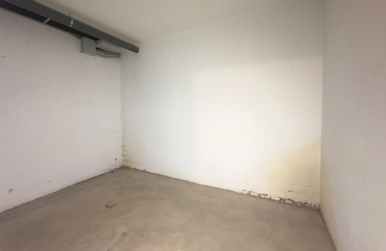 Reventa - Storeroom - Orihuela Costa - Aguamarina