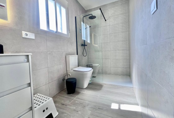 Revente - Villa - San Miguel de Salinas - Las filipinas