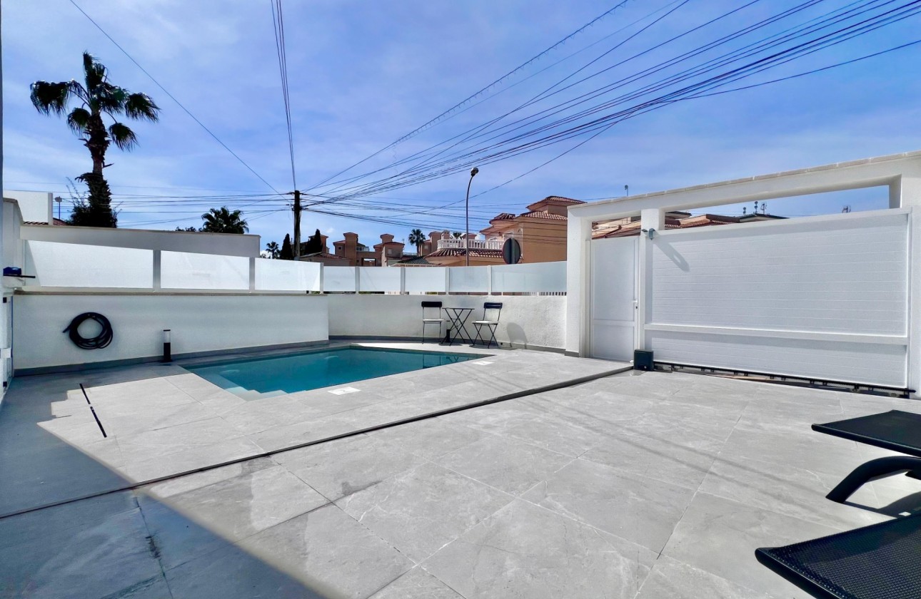 Revente - Villa - San Miguel de Salinas - Las filipinas