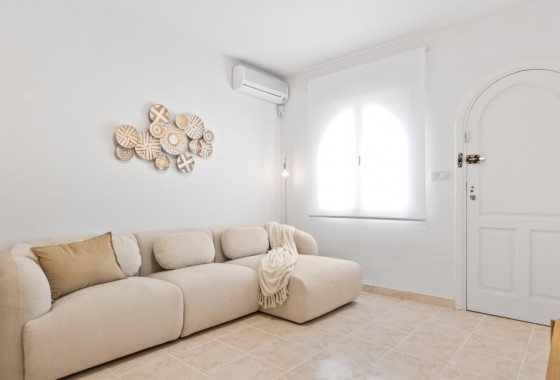 Resale - Villa - Orihuela Costa - La Florida