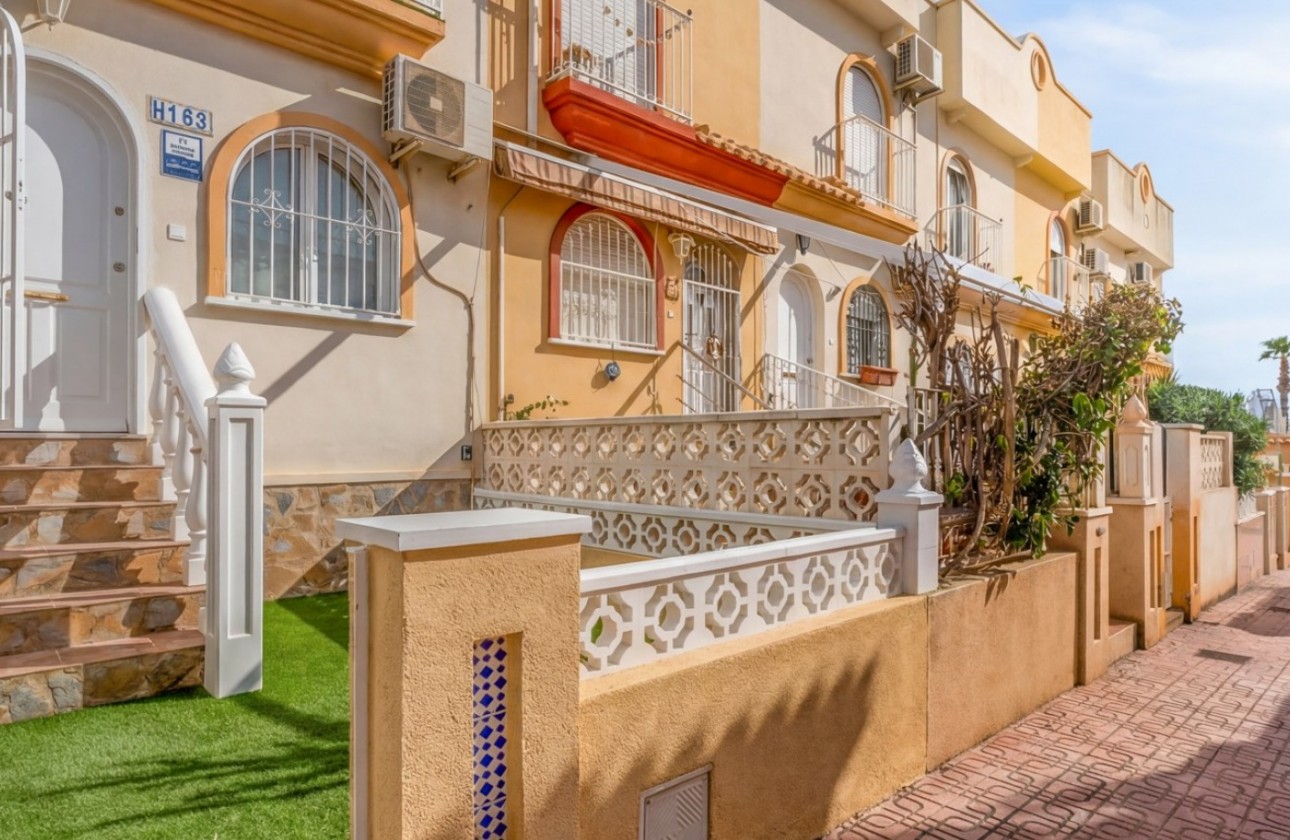 Resale - Villa - Orihuela Costa - La Florida