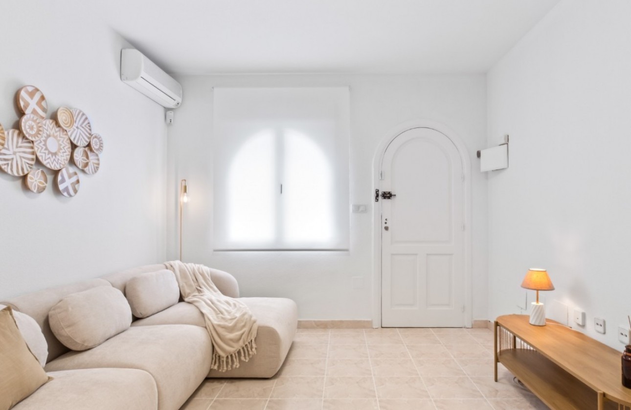 Resale - Villa - Orihuela Costa - La Florida