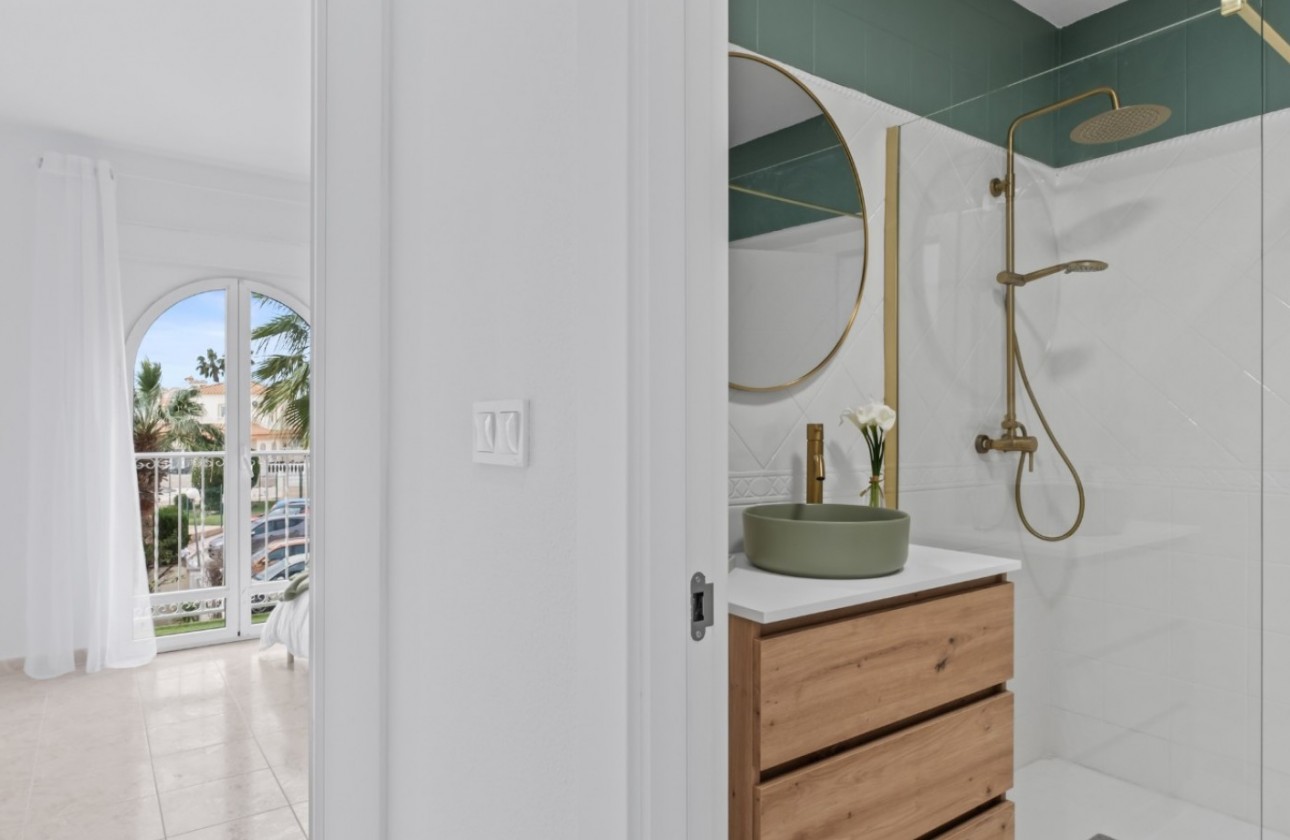 Resale - Villa - Orihuela Costa - La Florida