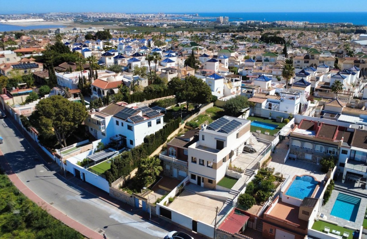 Revente - Villa - Torrevieja - Los balcones