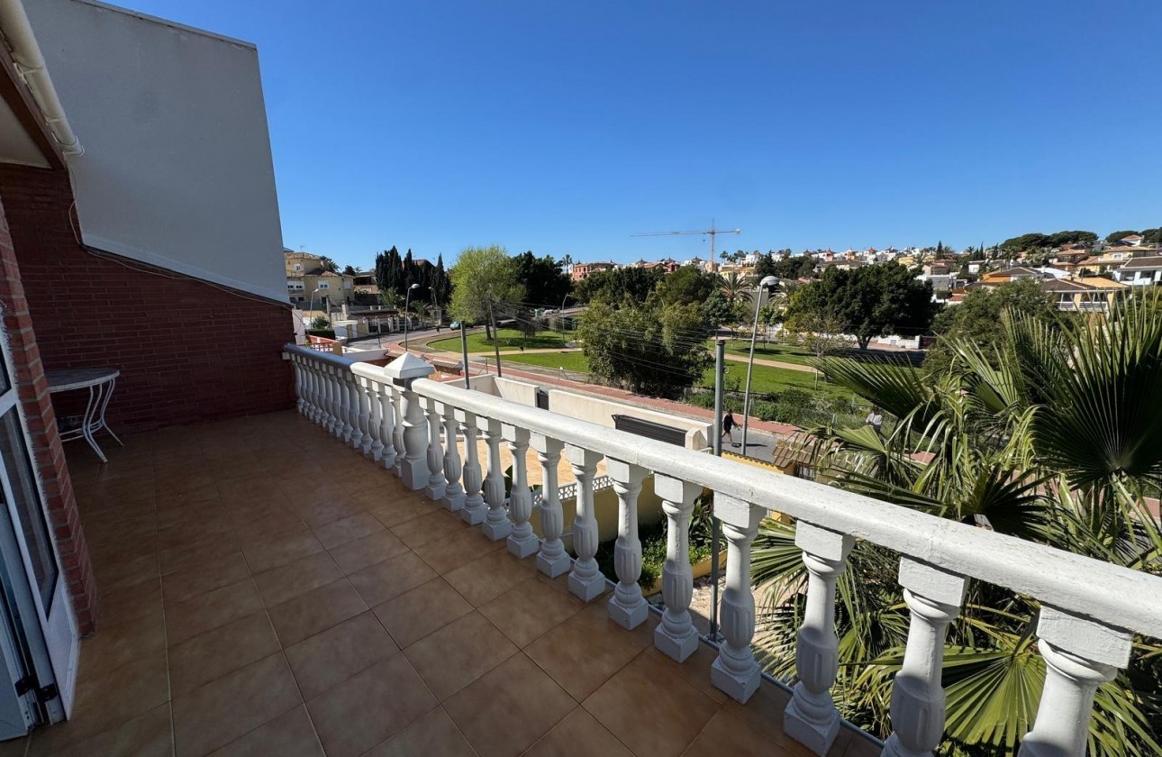 Revente - Villa - Torrevieja - Los balcones