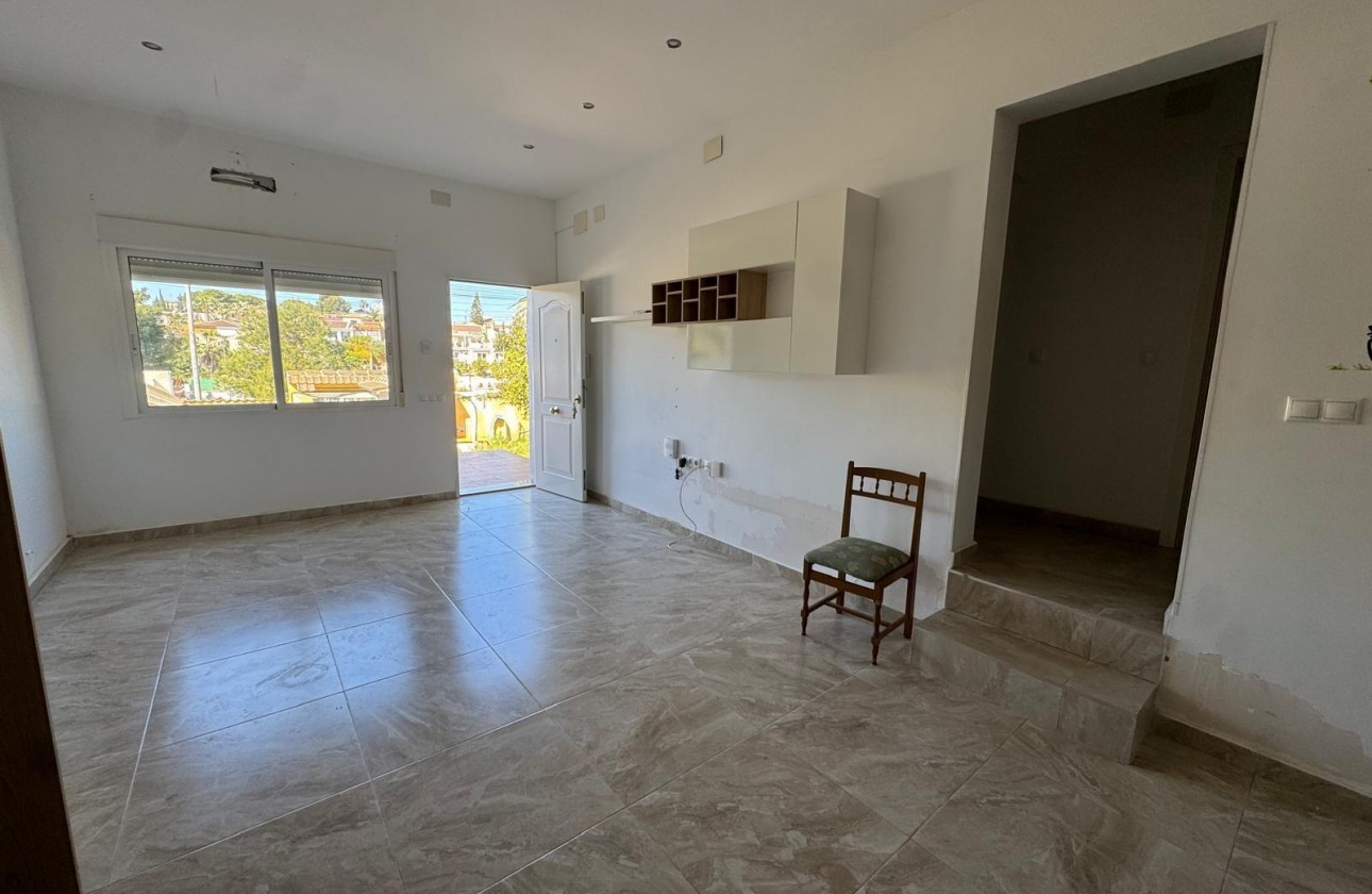 Revente - Villa - Torrevieja - Los balcones