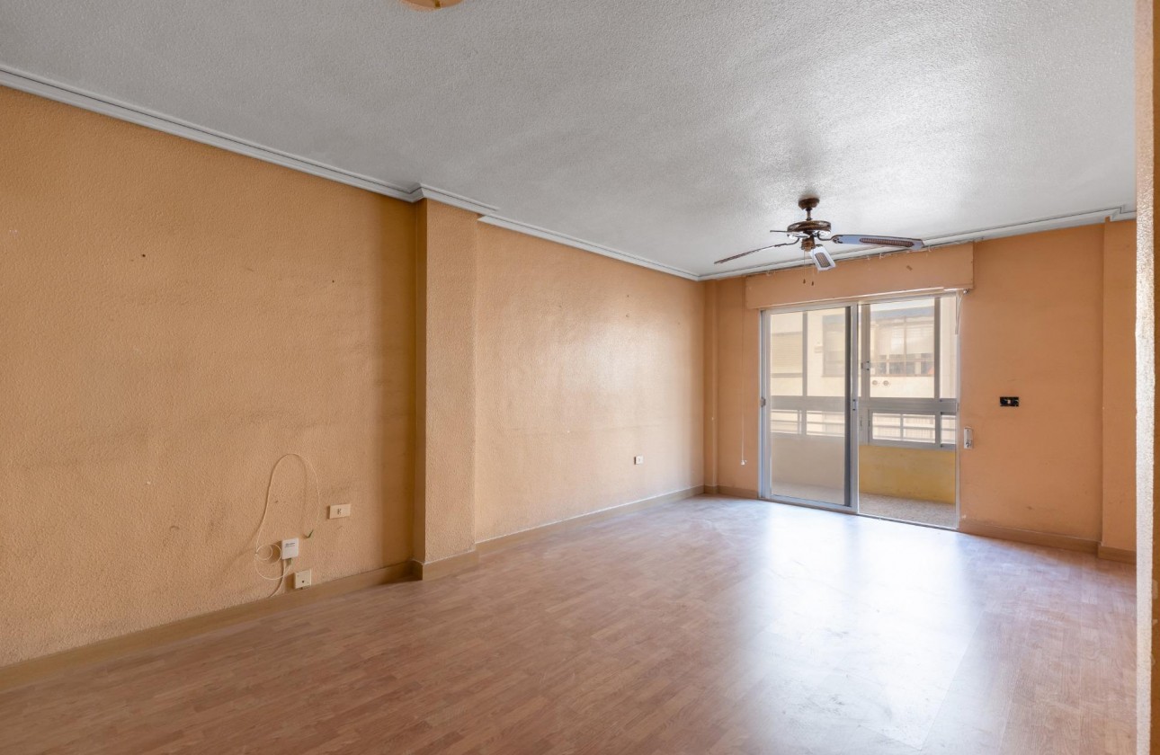 Resale - Apartment / flat - Torrevieja - Habaneras