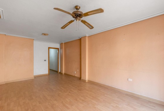 Resale - Apartment / flat - Torrevieja - Habaneras