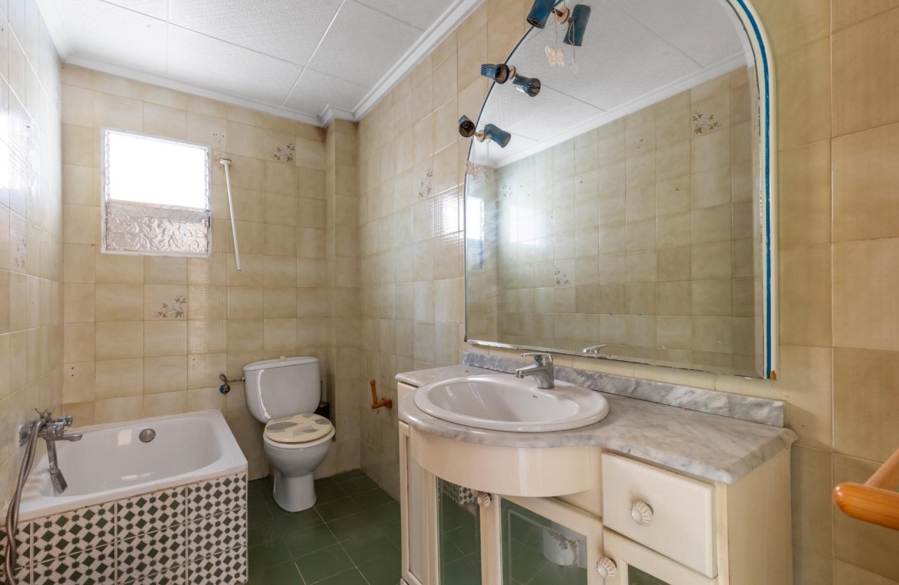 Resale - Apartment / flat - Torrevieja - Habaneras