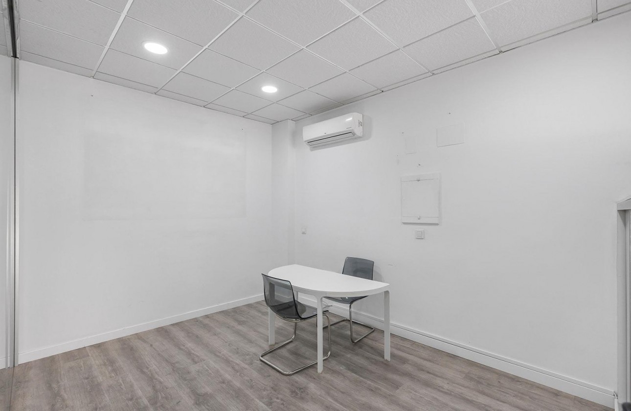 Revente - Commercial - Torrevieja - La Mata pueblo