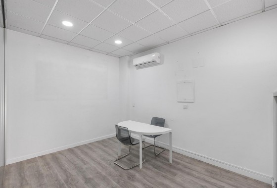 Revente - Commercial - Torrevieja - La Mata pueblo