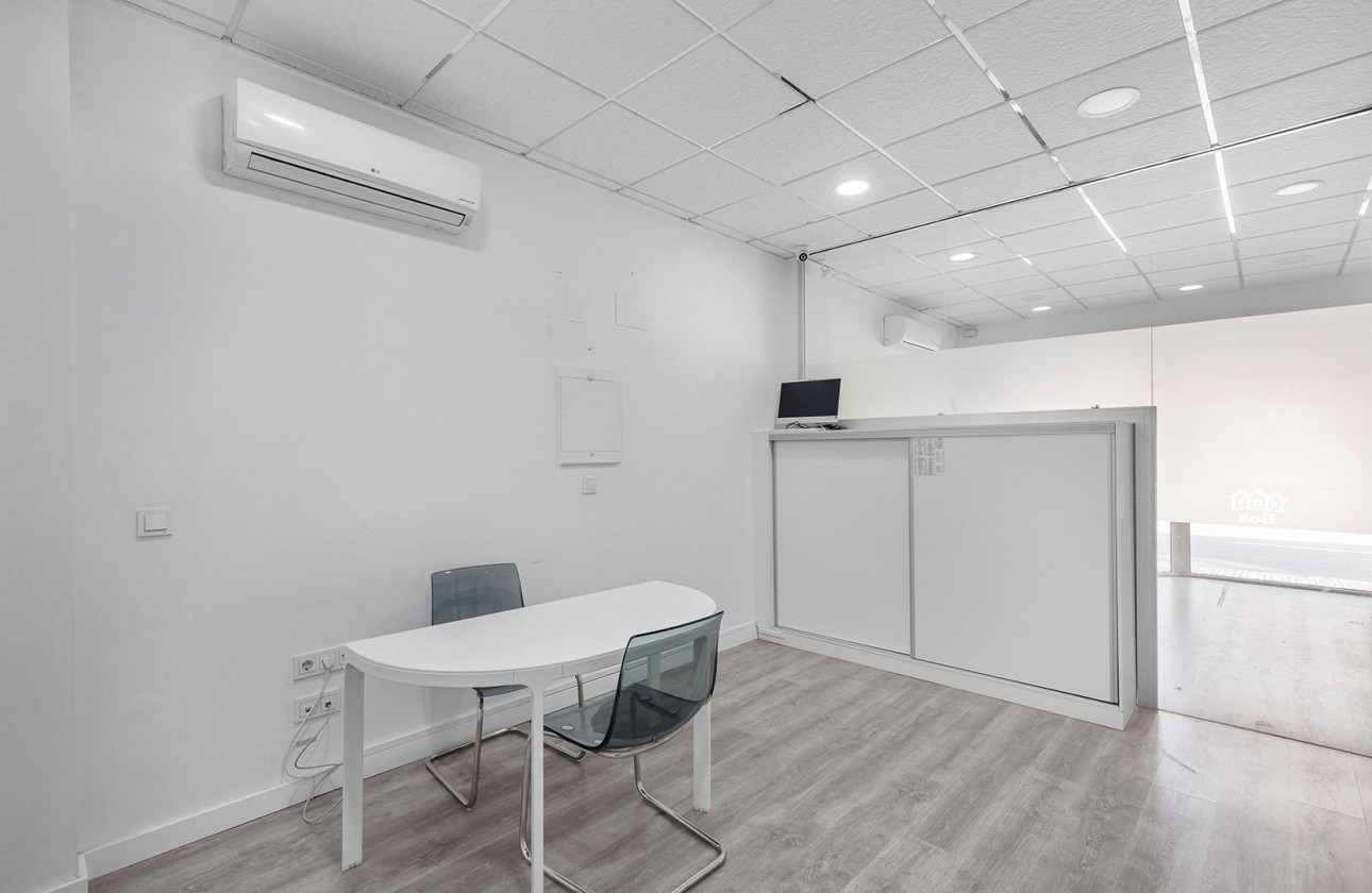 Revente - Commercial - Torrevieja - La Mata pueblo