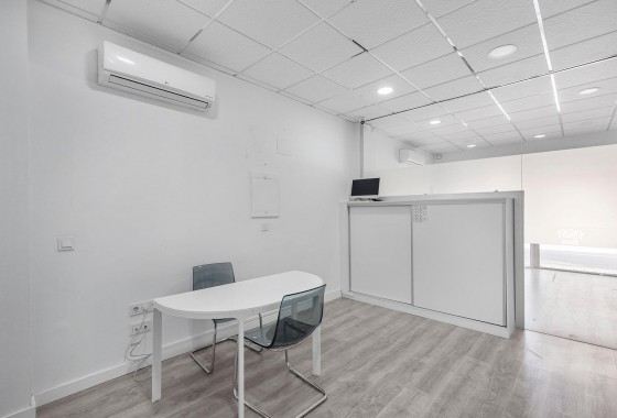 Revente - Commercial - Torrevieja - La Mata pueblo