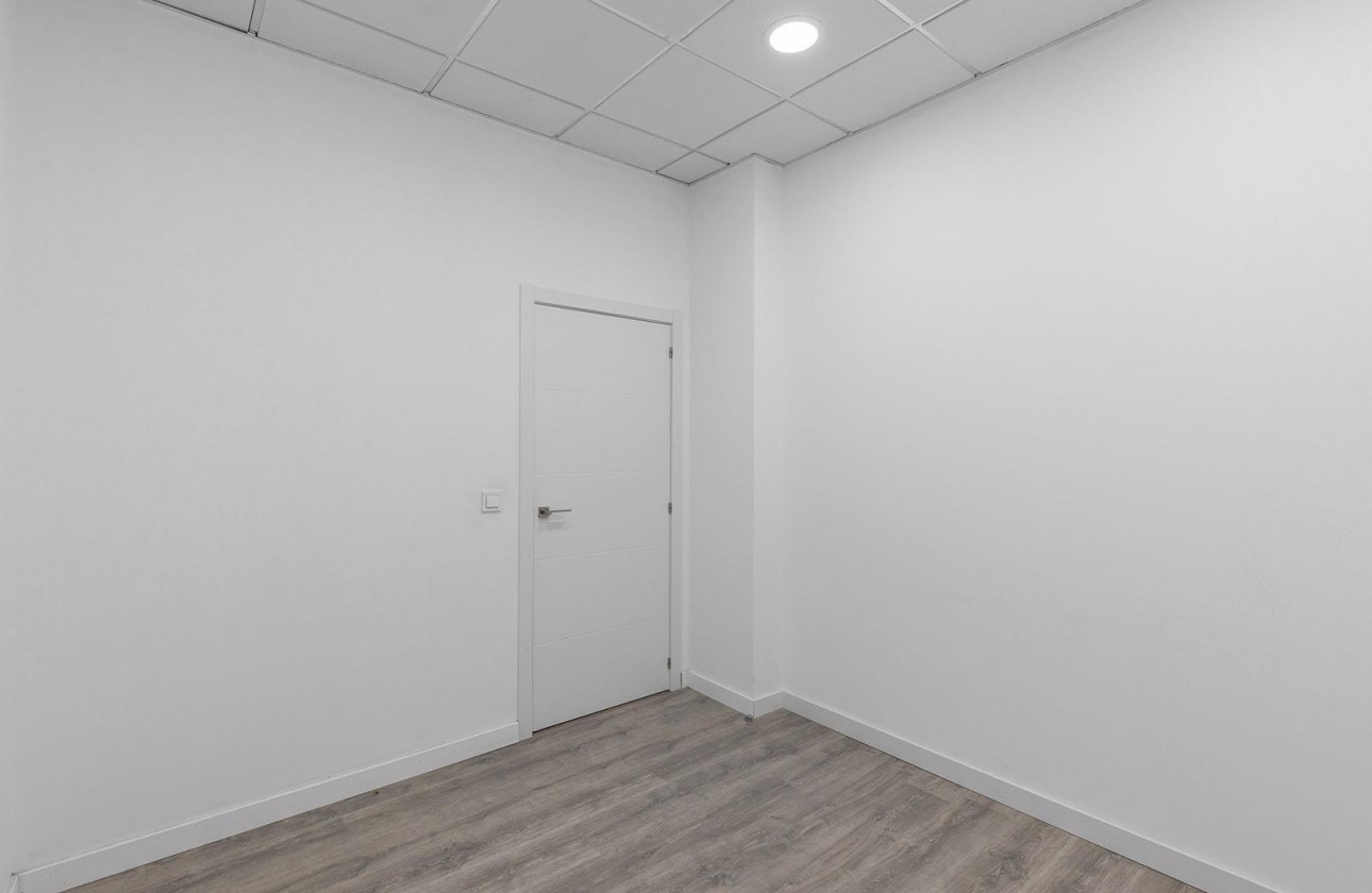 Revente - Commercial - Torrevieja - La Mata pueblo