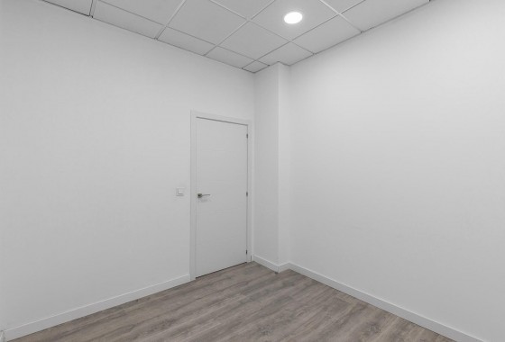 Revente - Commercial - Torrevieja - La Mata pueblo