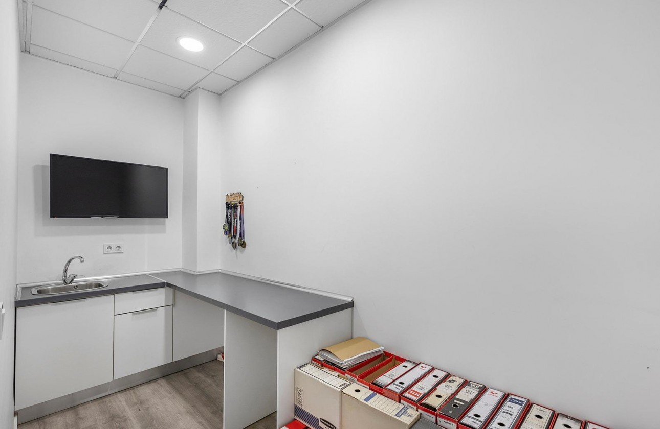 Revente - Commercial - Torrevieja - La Mata pueblo