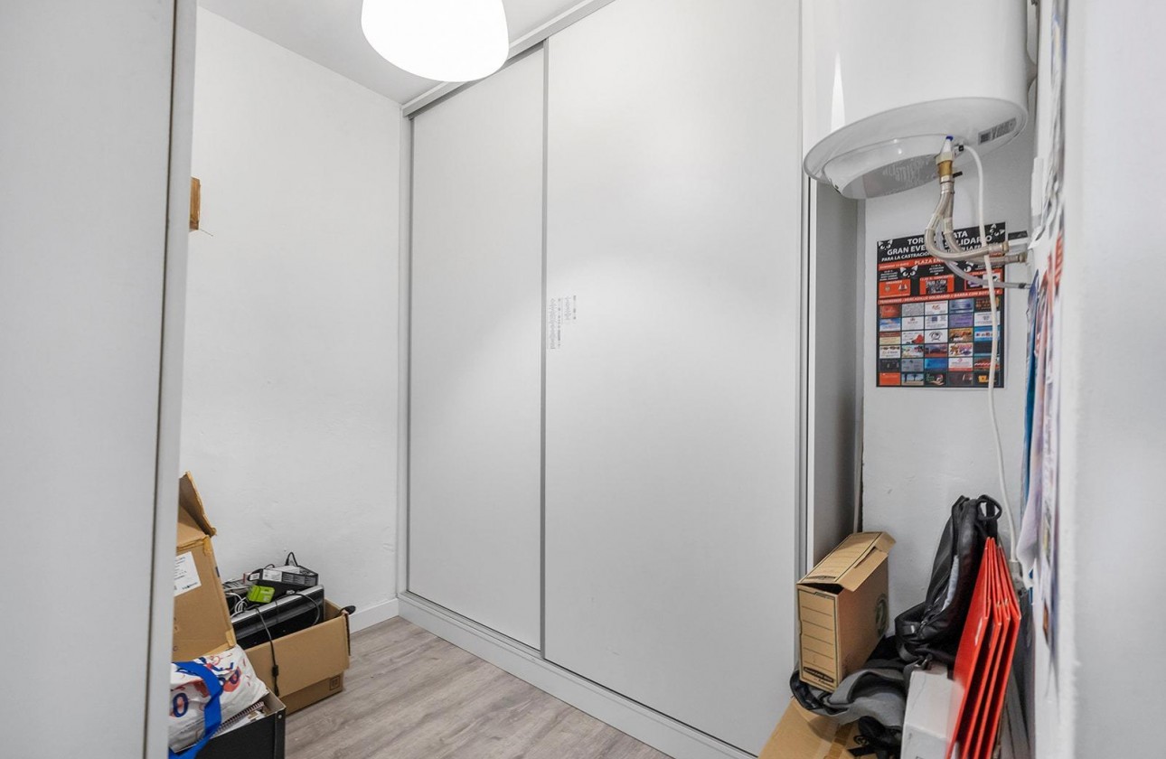 Revente - Commercial - Torrevieja - La Mata pueblo