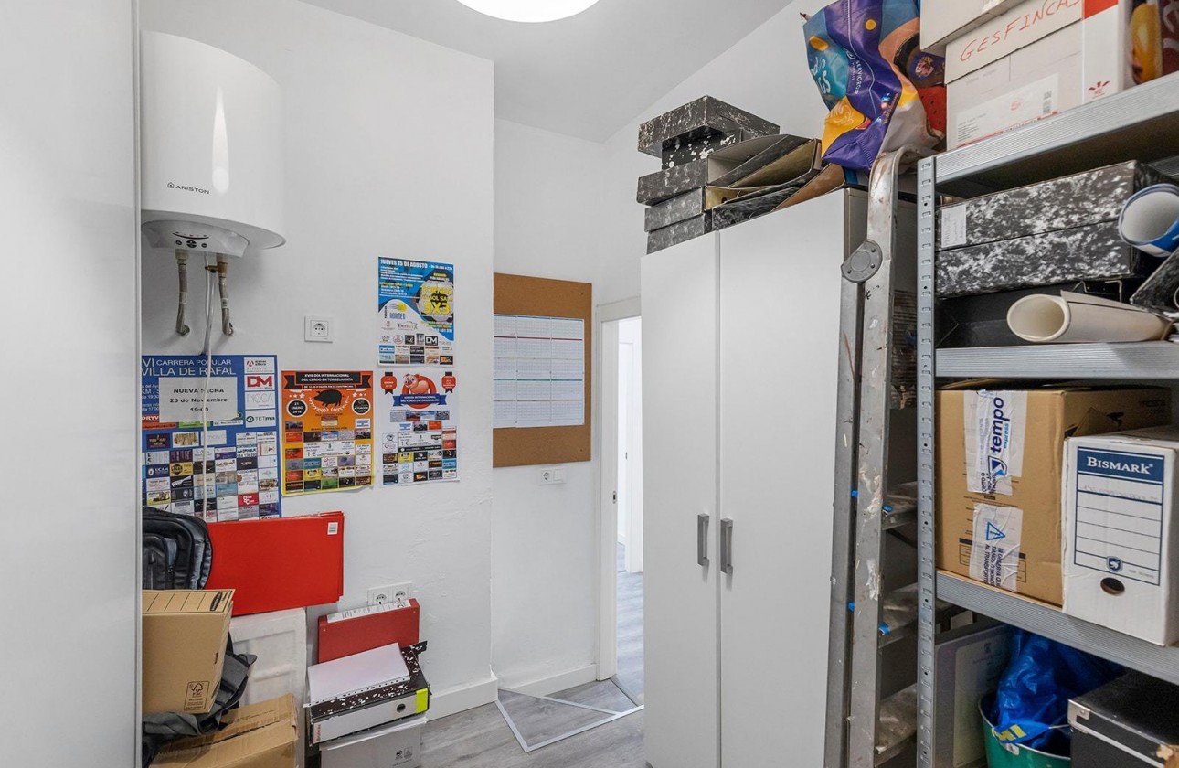 Revente - Commercial - Torrevieja - La Mata pueblo