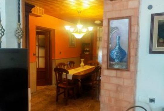 Resale - Villa - Elche