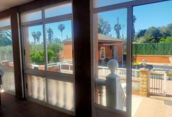 Resale - Villa - Elche