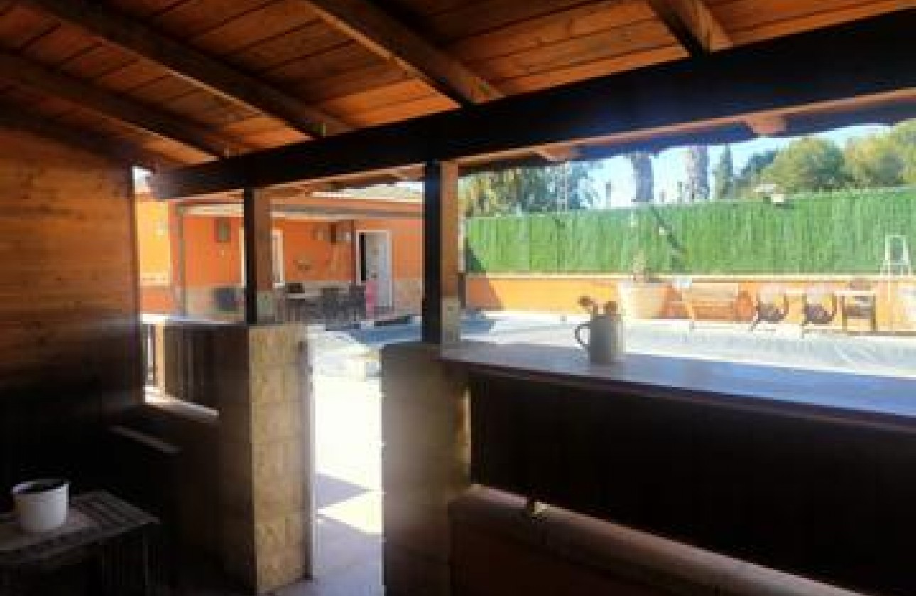 Resale - Villa - Elche