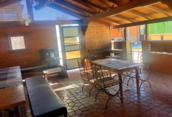 Resale - Villa - Elche