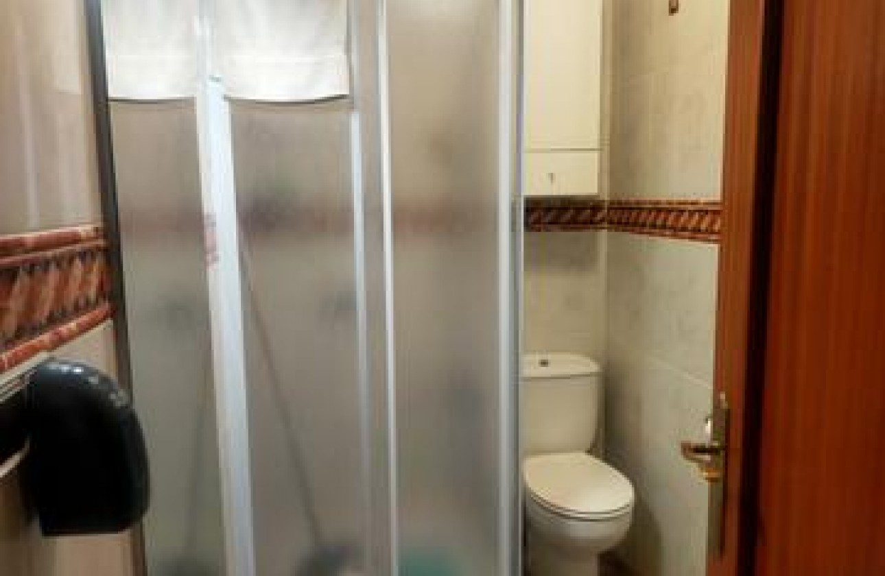 Resale - Villa - Elche