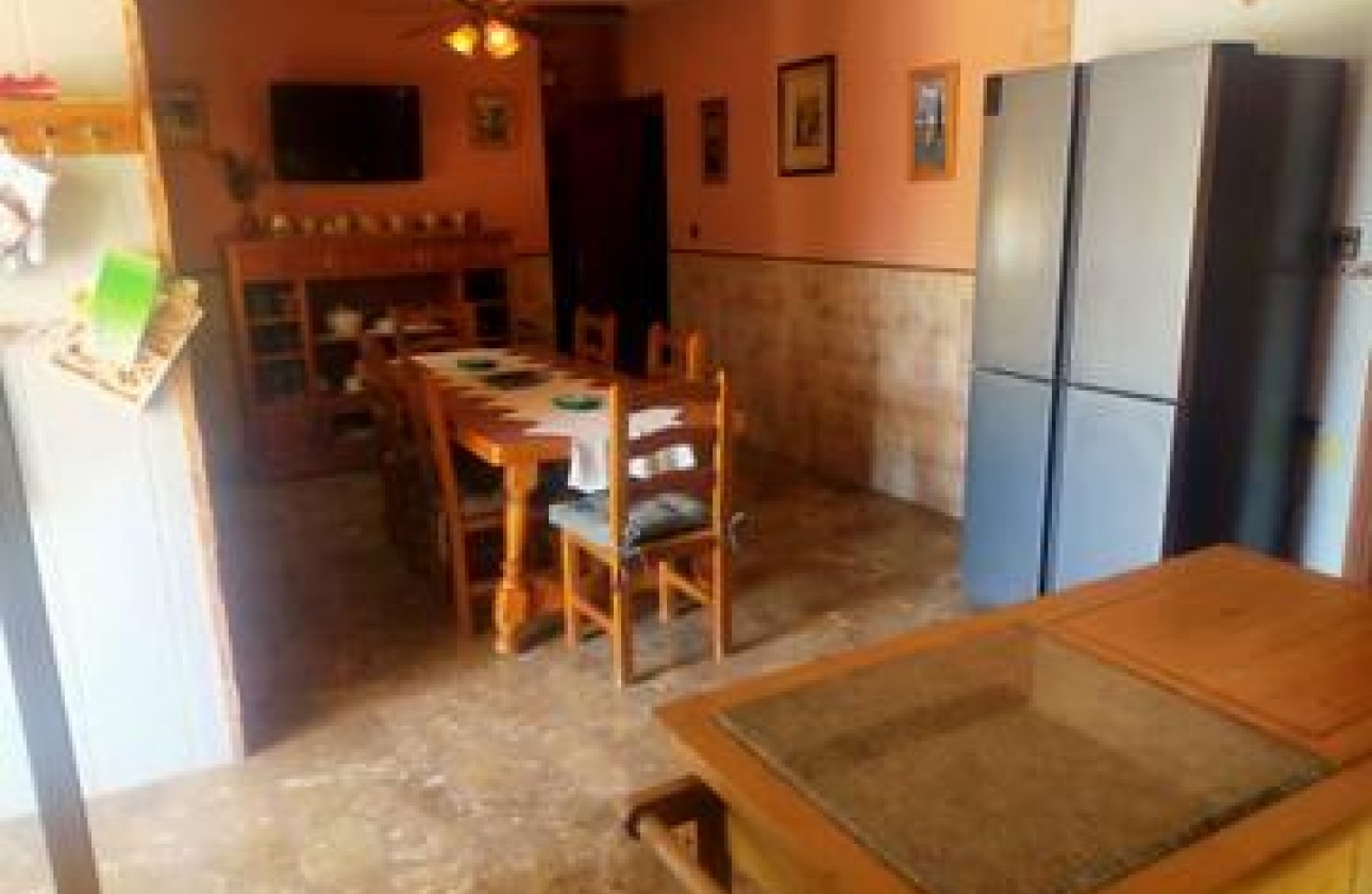 Resale - Villa - Elche