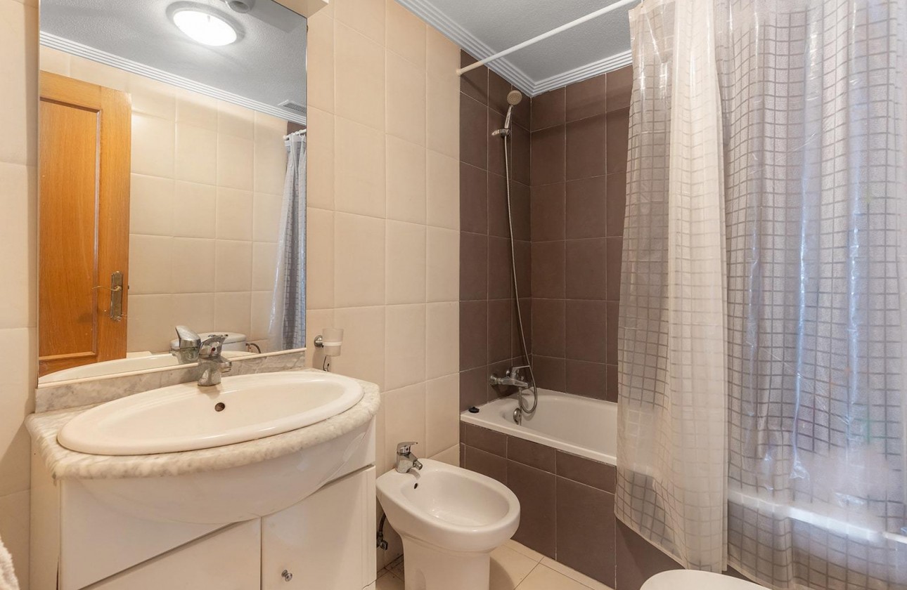 Revente - Appartement - Torrevieja - Centro
