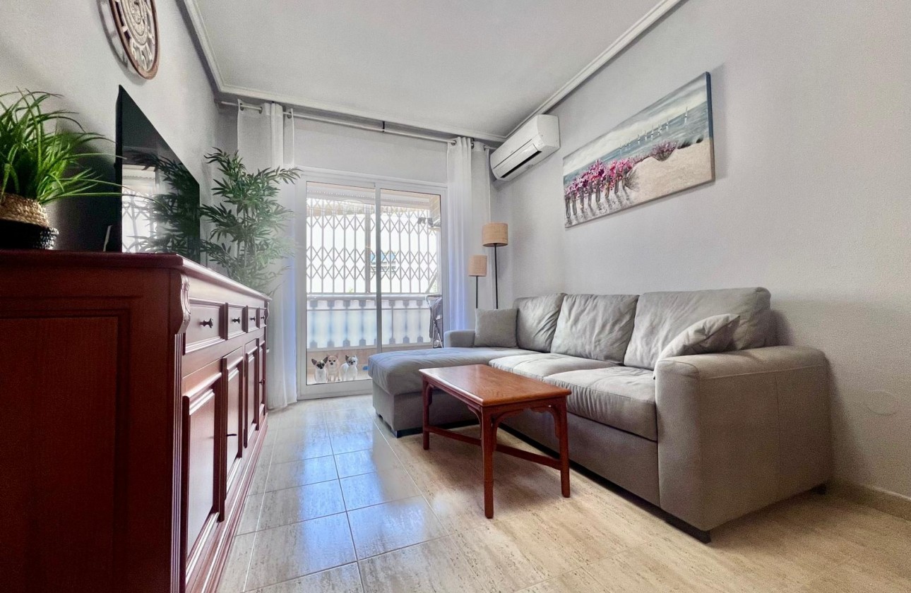 Resale - Apartment / flat - Torrevieja - Acequion