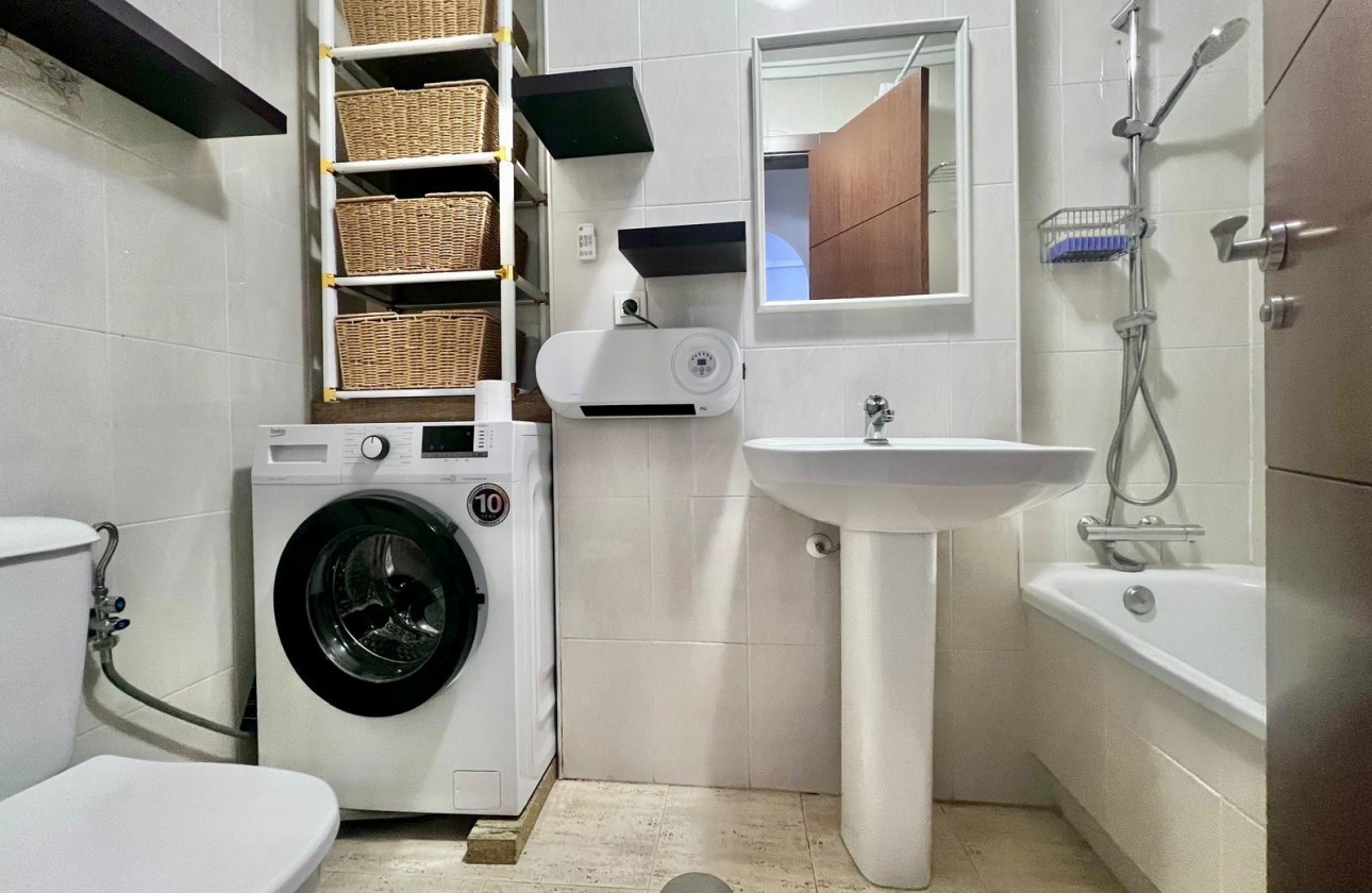 Resale - Apartment / flat - Torrevieja - Acequion