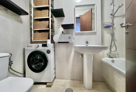 Resale - Apartment / flat - Torrevieja - Acequion