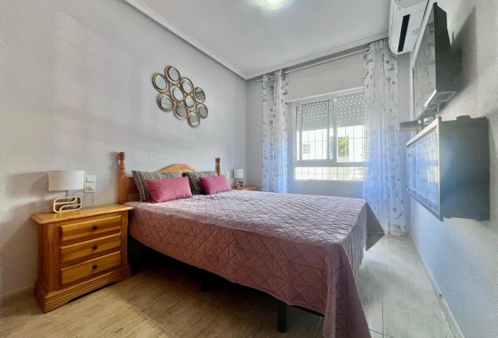 Resale - Apartment / flat - Torrevieja - Acequion