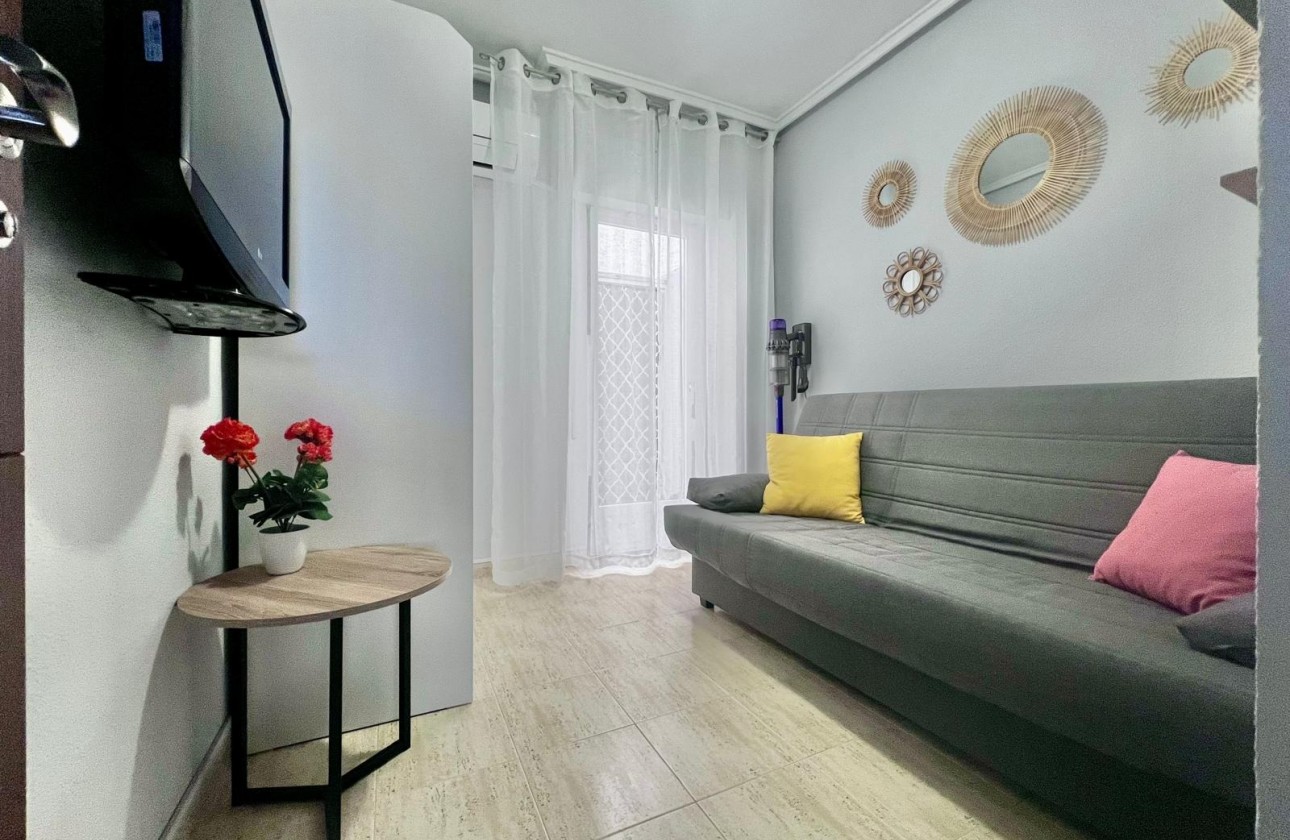 Resale - Apartment / flat - Torrevieja - Acequion