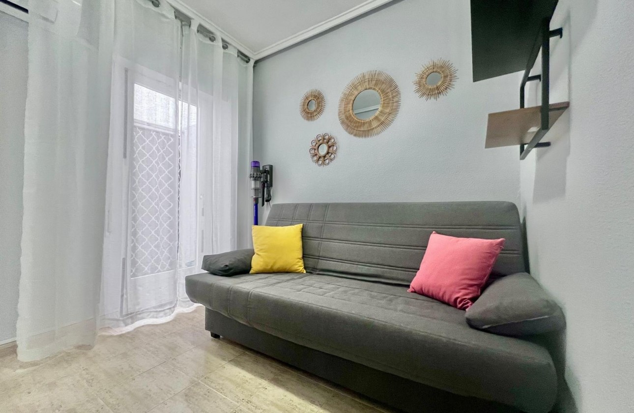 Resale - Apartment / flat - Torrevieja - Acequion