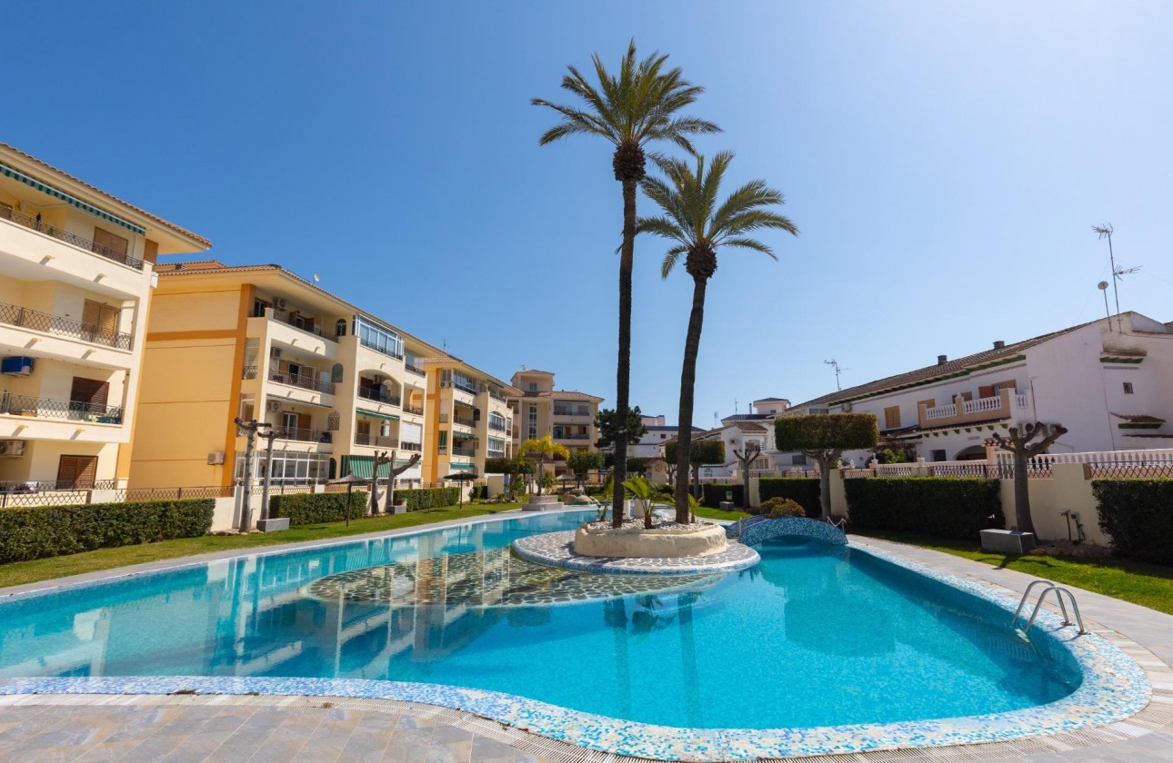 Resale - Apartment / flat - Torrevieja - La Mata