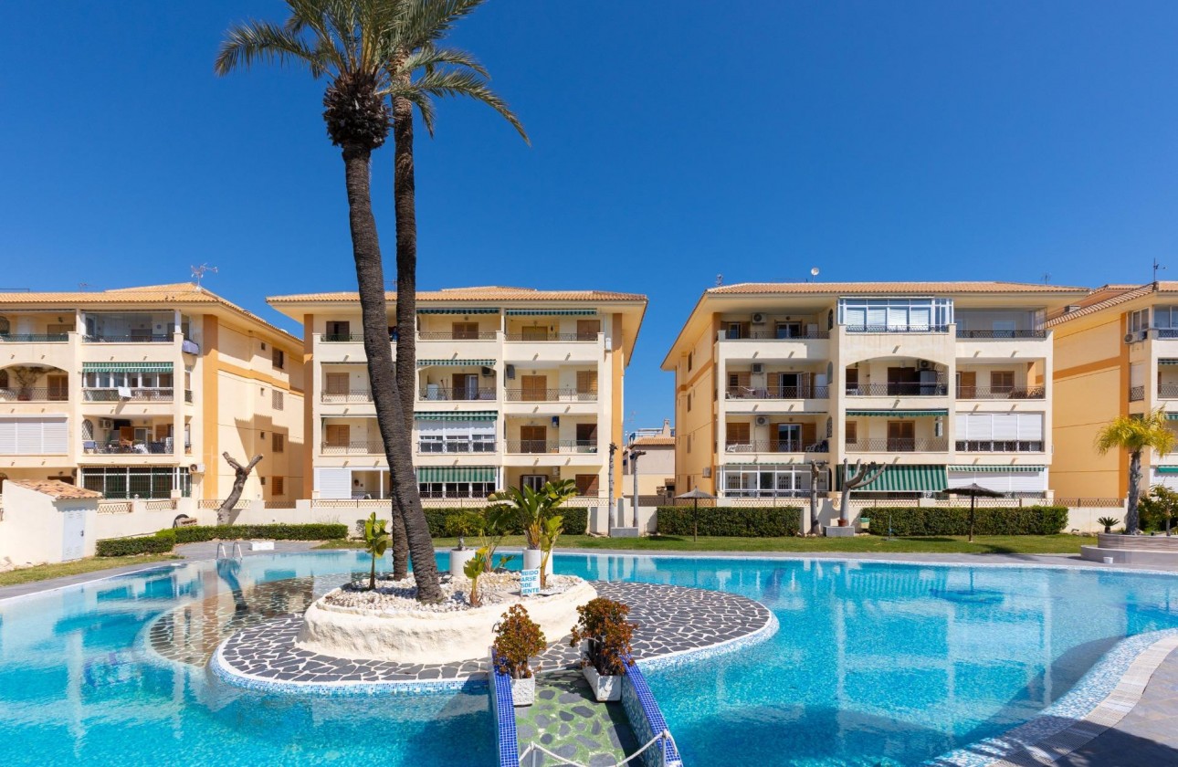 Resale - Apartment / flat - Torrevieja - La Mata