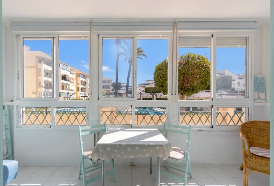 Resale - Apartment / flat - Torrevieja - La Mata
