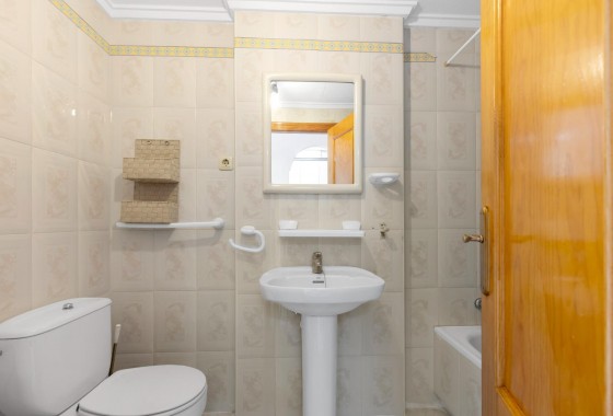 Resale - Apartment / flat - Torrevieja - La Mata