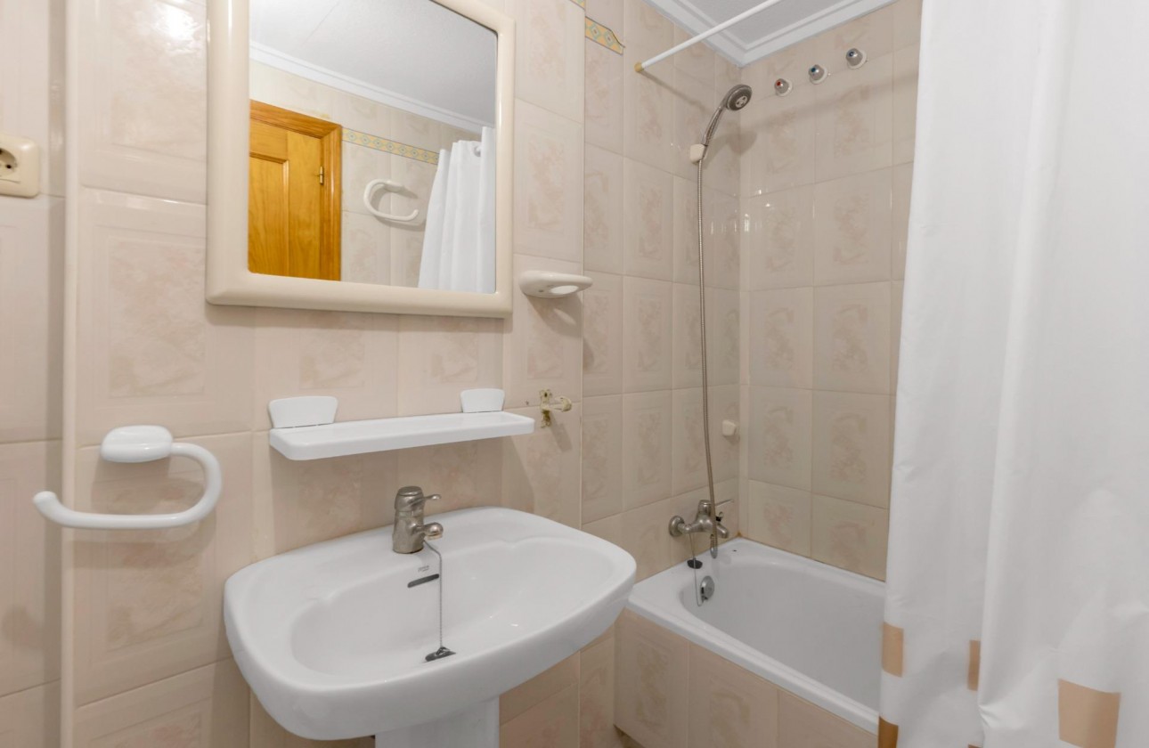 Resale - Apartment / flat - Torrevieja - La Mata