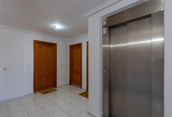 Resale - Apartment / flat - Torrevieja - La Mata