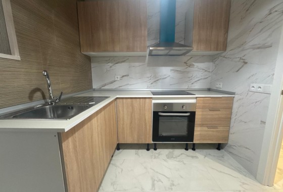 Resale - Apartment / flat - Torrevieja - Muelle Pesquero