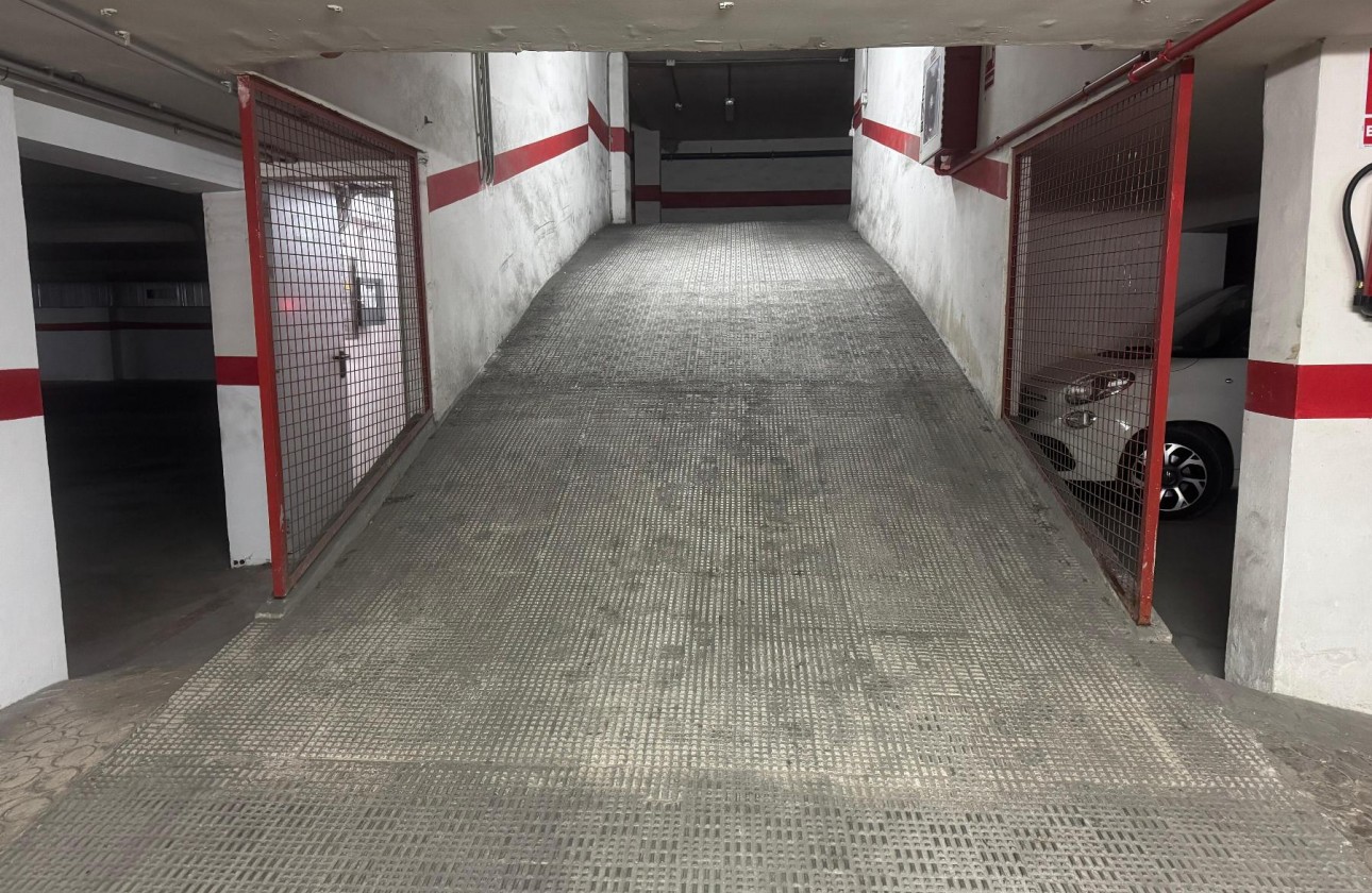 Resale - Garaje - Torrevieja - Playa Acequion