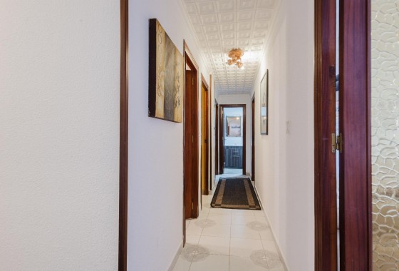 Resale - Apartment / flat - Torrevieja - Playa del Acequión