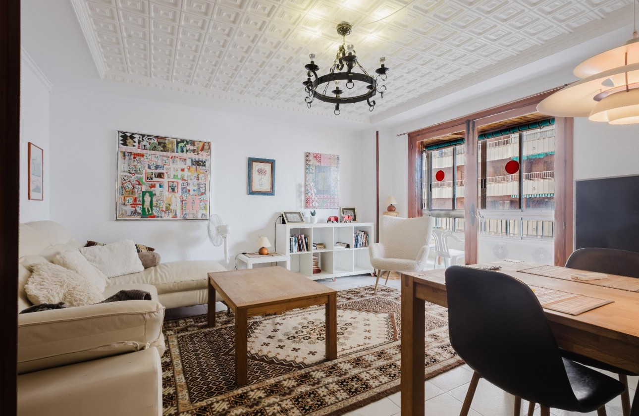 Resale - Apartment / flat - Torrevieja - Playa del Acequión