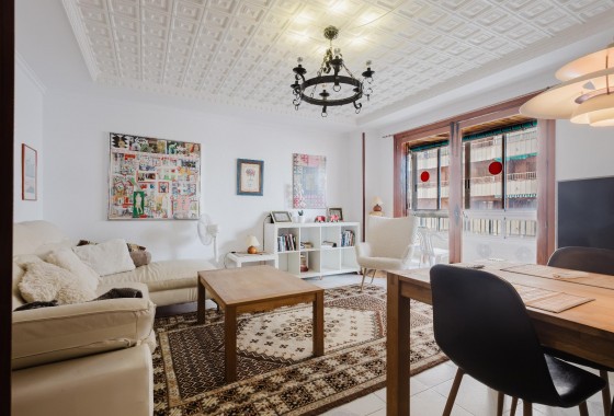 Resale - Apartment / flat - Torrevieja - Playa del Acequión