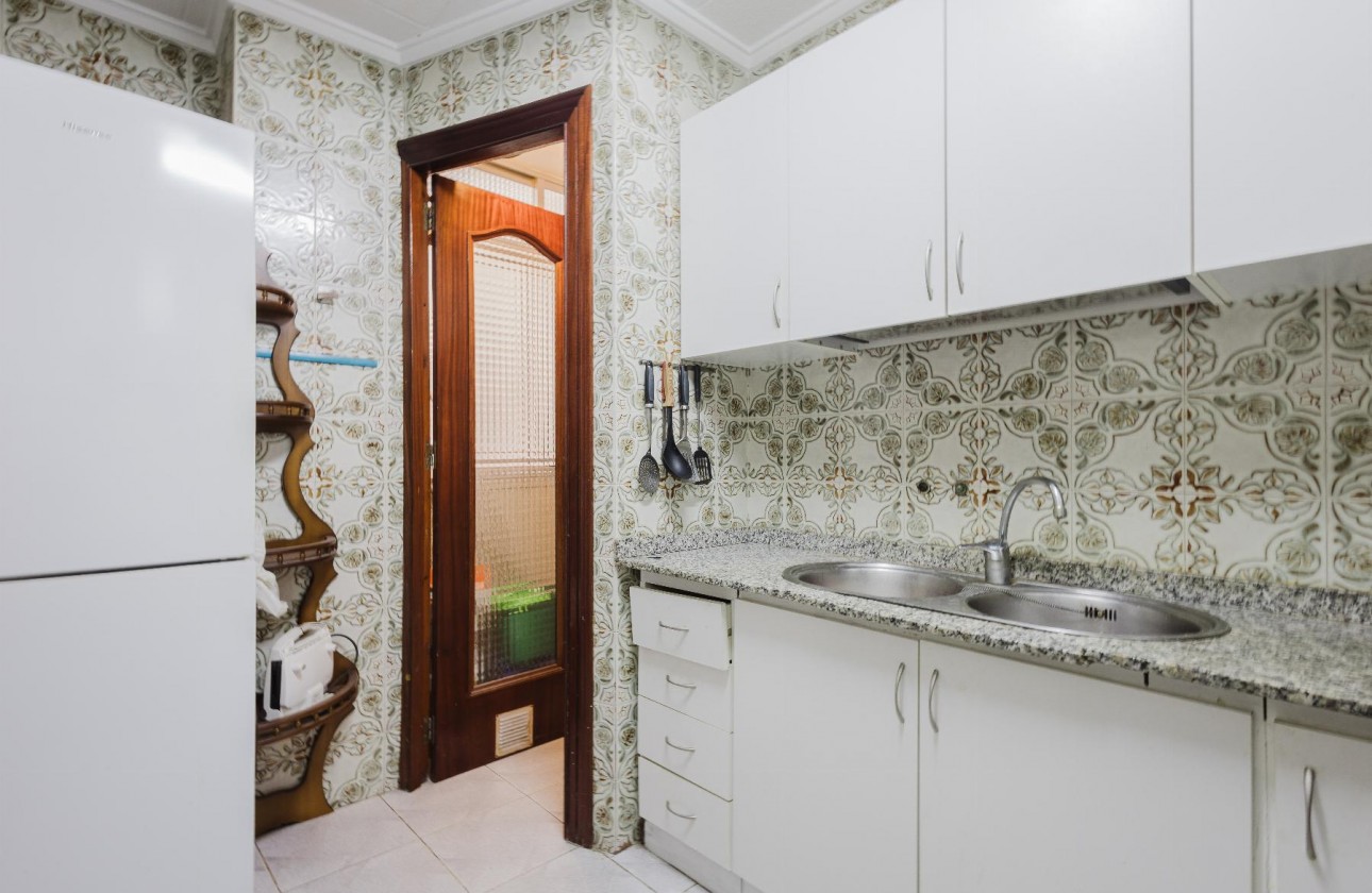 Resale - Apartment / flat - Torrevieja - Playa del Acequión