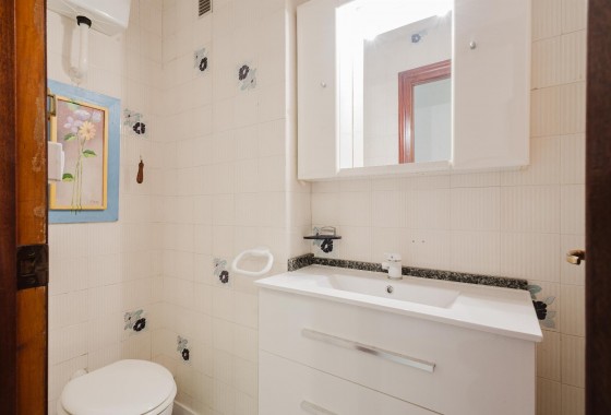 Resale - Apartment / flat - Torrevieja - Playa del Acequión